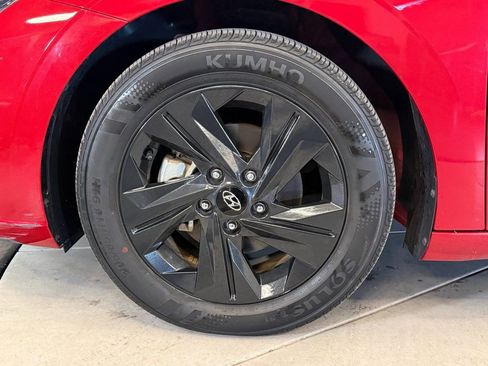 Used 2023 Hyundai Elantra SEL image 24