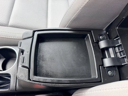 Used 2015 Toyota Corolla LE FWD image 42