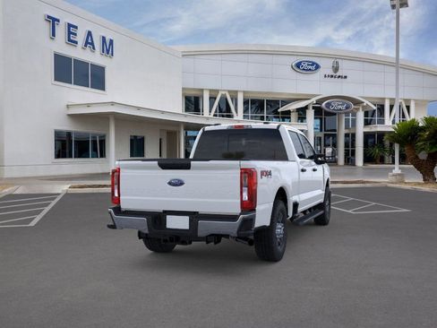 New 2025 Ford F250 XLT w/ FX4 Off-Road Package image 8