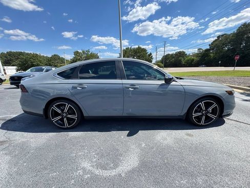 Used 2025 Honda Accord Sport image 8