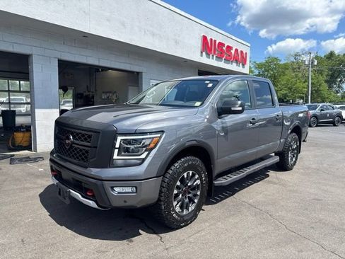 Used 2023 Nissan Titan PRO-4X w/ Pro-4x Convenience Package AWD/4WD image 5