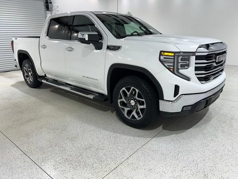 Used 2024 GMC Sierra 1500 SLT w/ SLT Premium Package AWD/4WD image 7
