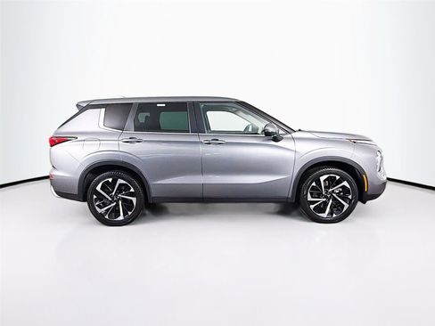 Used 2023 Mitsubishi Outlander SE AWD/4WD image 8