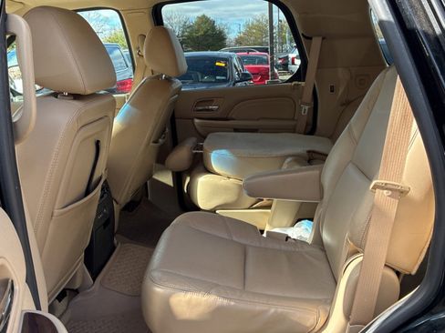 Used 2009 Cadillac Escalade AWD image 19