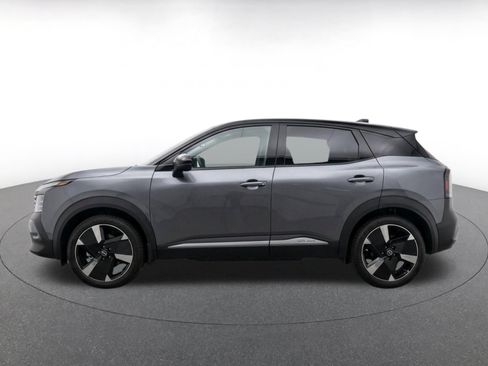 Used 2026 Nissan Kicks SR AWD/4WD image 4