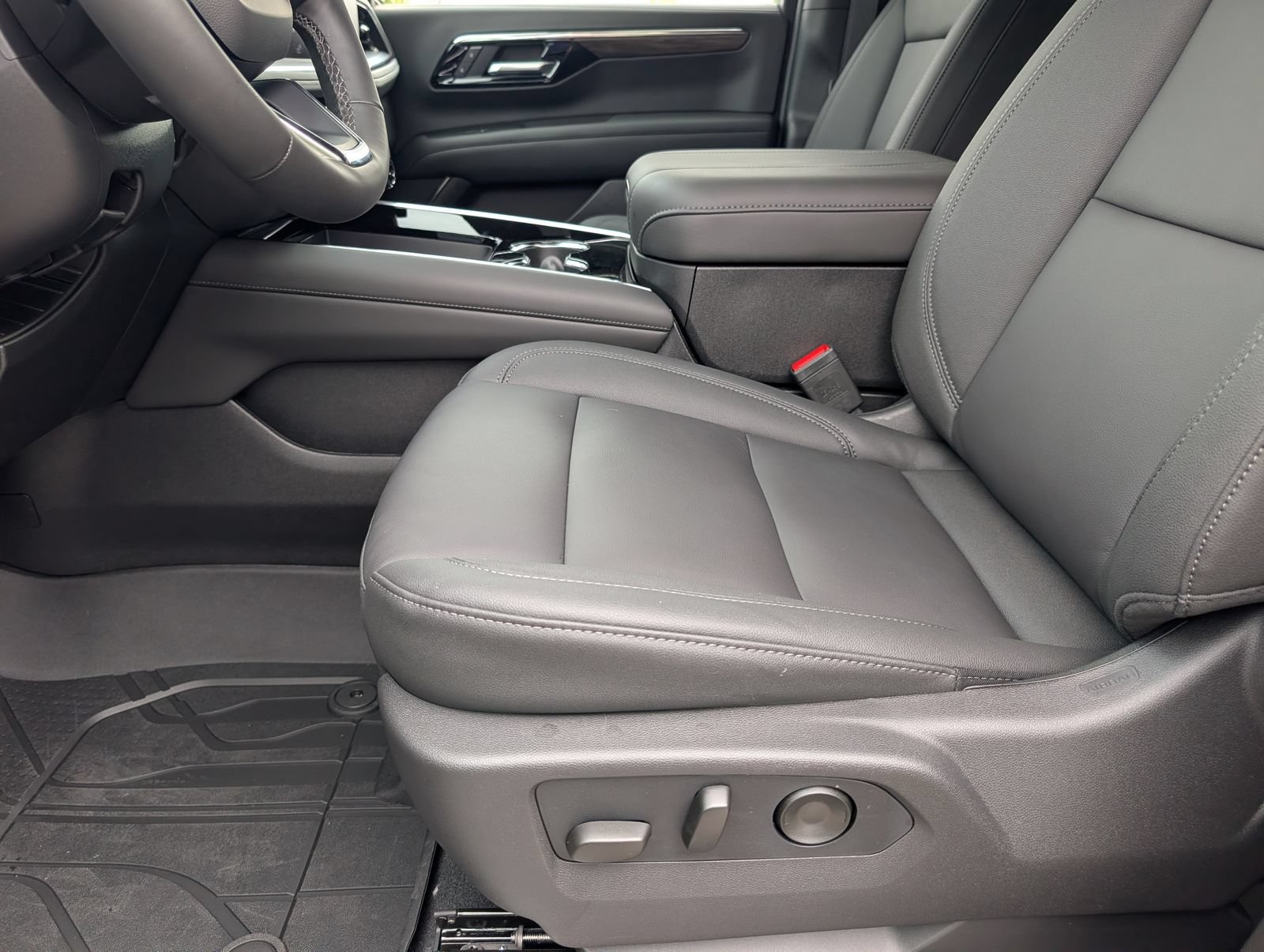 New 2026 Chevrolet Tahoe Z71 w/ Z71 Off-Road Package AWD/4WD image 7