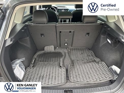 Used 2024 Volkswagen Taos SE w/ Panoramic Sunroof Package AWD/4WD image 28