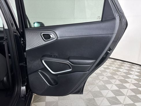 Used 2024 Kia Soul LX image 23