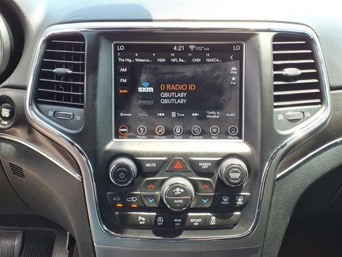 Used 2018 Jeep Grand Cherokee Limited AWD/4WD image 13
