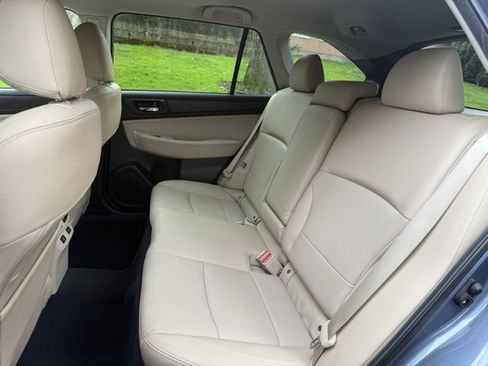 Used 2016 Subaru Outback 3.6R Limited image 30