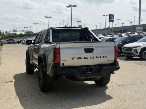 Used 2024 Toyota Tacoma 4x4 Double Cab Hybrid image 7