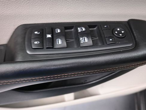 Used 2017 Chrysler Pacifica Touring-L FWD image 15