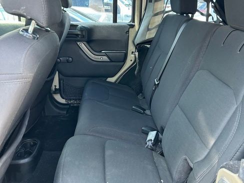 Used 2018 Jeep Wrangler Unlimited Sport w/ Connectivity Group AWD/4WD image 6