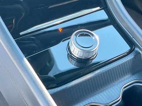 New 2026 Jeep Grand Cherokee Limited w/ Luxury Tech Group II RWD image 14
