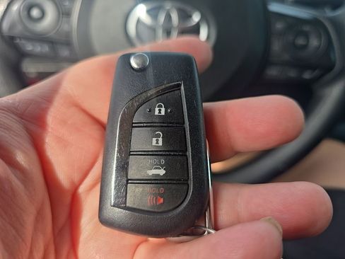 Used 2023 Toyota Corolla LE image 19