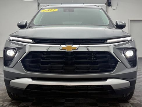 Used 2025 Chevrolet TrailBlazer LT FWD image 11