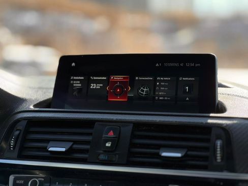 Used 2018 BMW M2 image 25