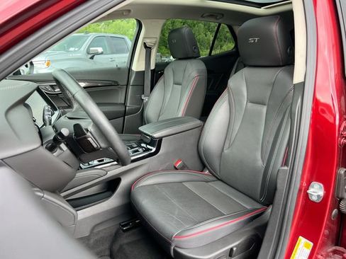 Used 2023 Buick Envision Essence w/ Sport Touring Package AWD/4WD image 19
