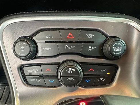Used 2019 Dodge Challenger GT w/ Driver Convenience Group RWD image 18