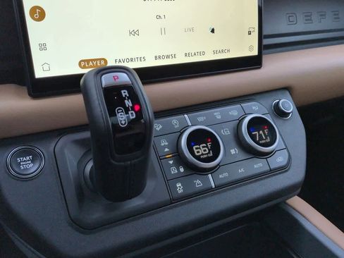 Used 2025 Land Rover Defender 110 S image 29