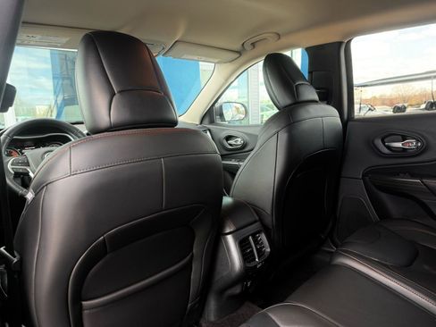 Used 2016 Jeep Cherokee Trailhawk image 23