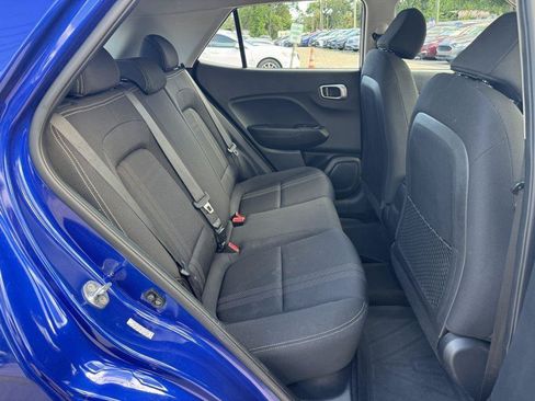 Used 2022 Hyundai Venue SEL FWD image 10