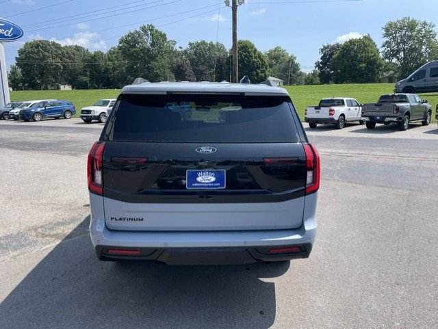 Used 2025 Ford Expedition Platinum w/ Stealth Performance Package AWD/4WD image 4