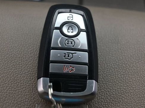 Used 2022 Ford Expedition Limited image 19