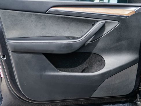 Used 2024 Tesla Model Y Long Range image 21