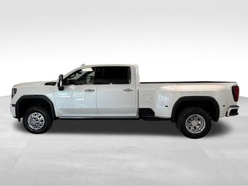 Used 2024 GMC Sierra 3500 Denali Ultimate AWD/4WD image 8