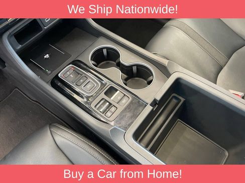 Used 2025 Honda Pilot Touring image 10
