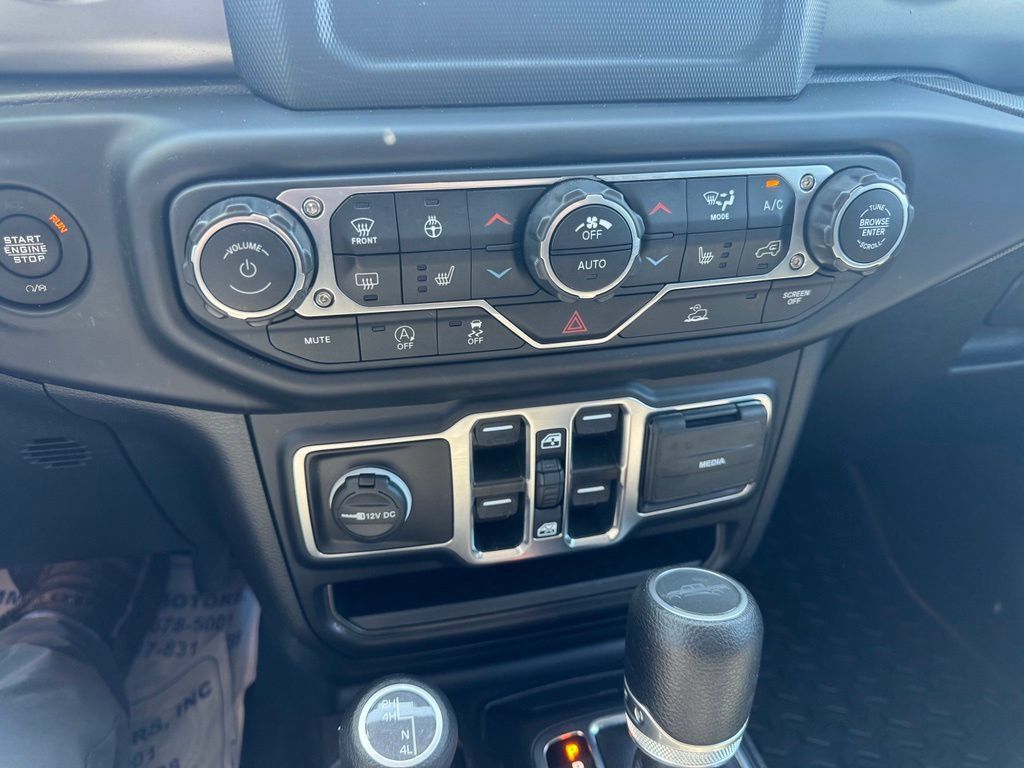 Used 2022 Jeep Gladiator Sport AWD/4WD image 11