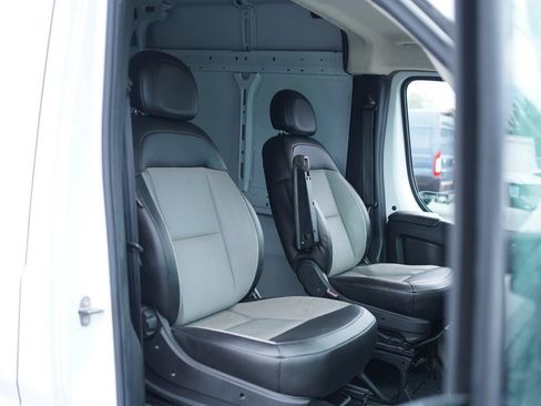 Used 2023 RAM ProMaster 2500 FWD image 18