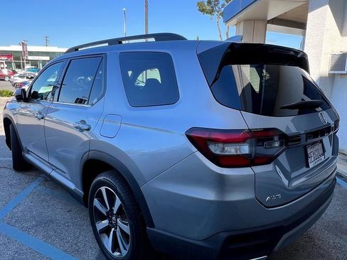 Used 2023 Honda Pilot Elite image 4