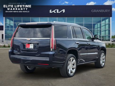 Used 2020 Cadillac Escalade Premium Luxury AWD/4WD image 5