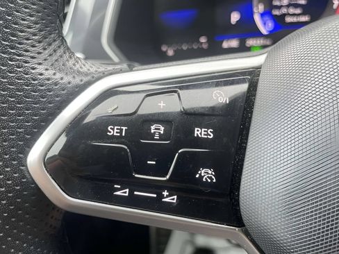 Used 2024 Volkswagen Tiguan SE R-Line FWD image 28