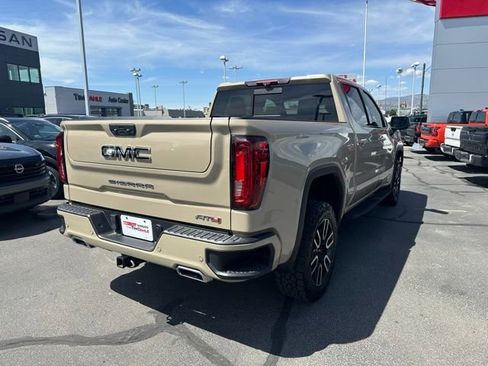 Used 2022 GMC Sierra 1500 AT4 w/ AT4 Premium Package AWD/4WD image 11