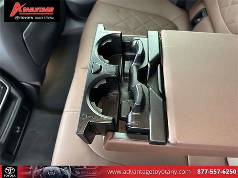 Used 2023 BMW X6 xDrive40i w/ Executive Package image 16