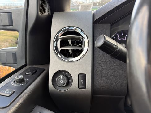 Used 2011 Ford F350 Lariat w/ Lariat Interior Pkg image 20