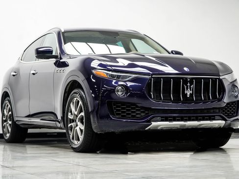 Used 2017 Maserati Levante w/ Luxury Package AWD/4WD image 4