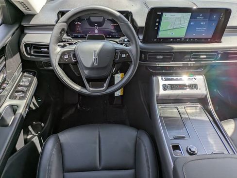 New 2026 Lincoln Aviator AWD image 16