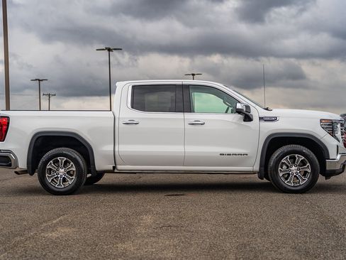 Used 2025 GMC Sierra 1500 SLT image 8