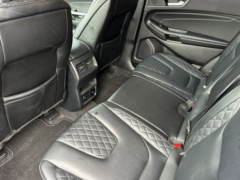 Used 2024 Ford Edge Titanium image 13