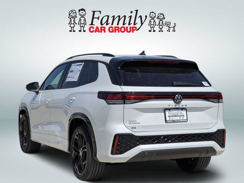 New 2026 Volkswagen Tiguan SE R-Line FWD image 3