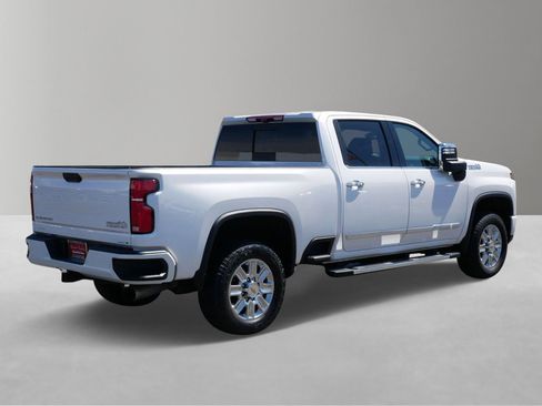 Used 2025 Chevrolet Silverado 3500 High Country w/ High Country Premium Package AWD/4WD image 4