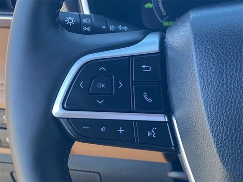 Certified 2025 Toyota Highlander Platinum image 25