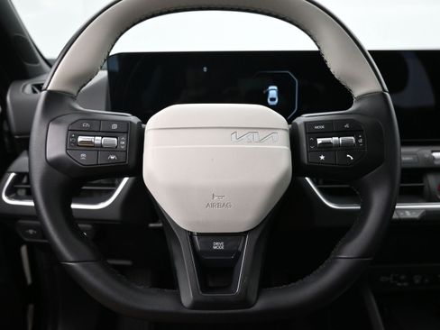 Used 2025 Kia K4 GT-Line w/ GT-Line Sunroof Package FWD image 13