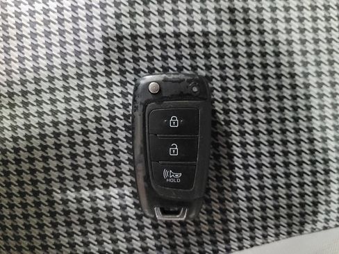 Used 2023 Hyundai Kona SE AWD/4WD image 32