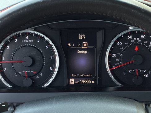 Used 2017 Toyota Camry SE FWD image 16