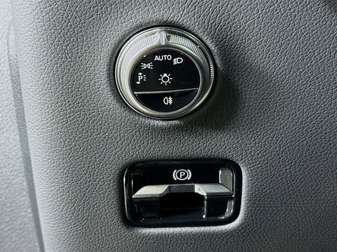 Used 2026 Mercedes-Benz GLC 300 4MATIC image 10